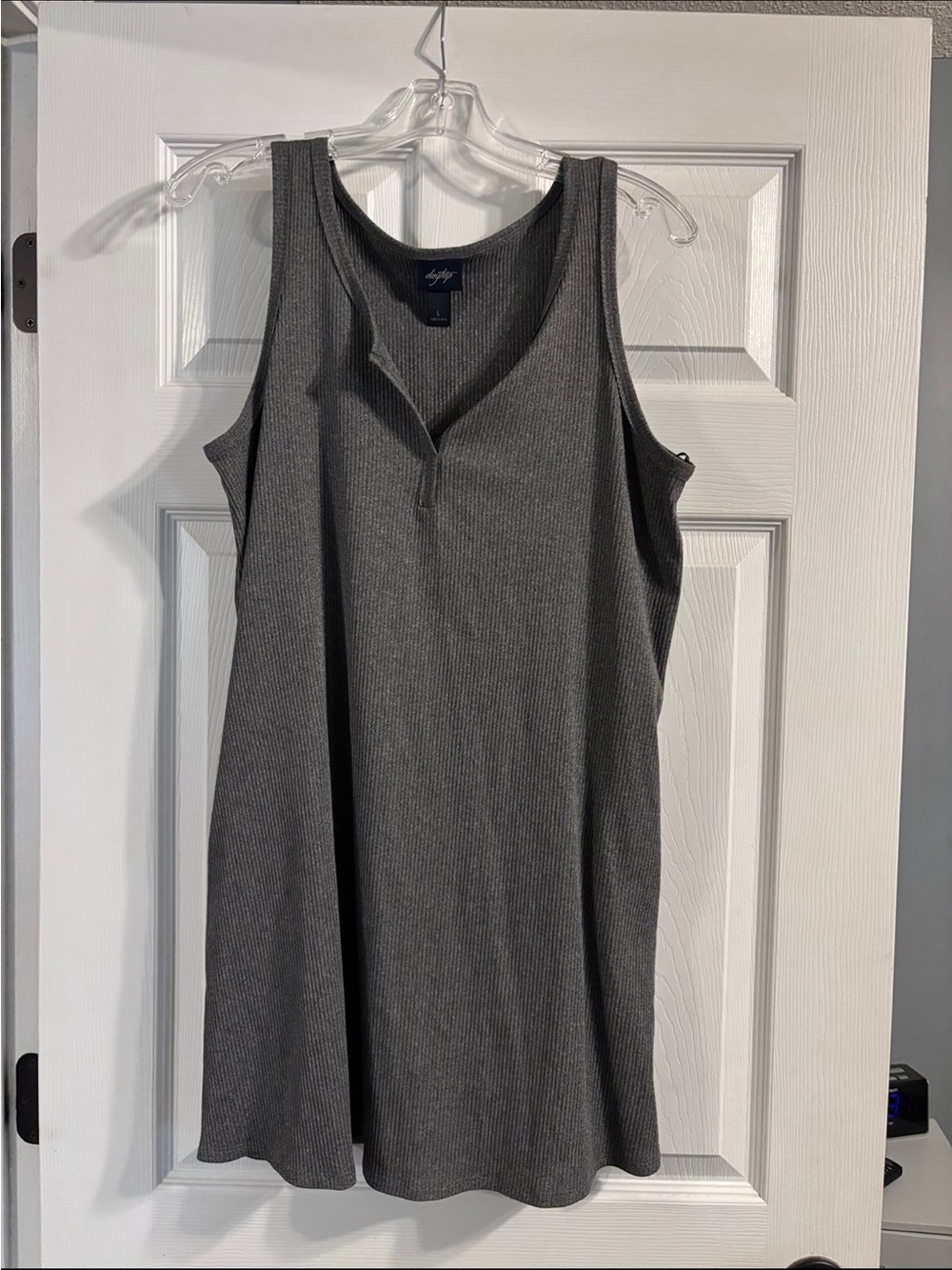 Daytrip Charcoal Gray Ribbed Sleeveless V-Neck Tank